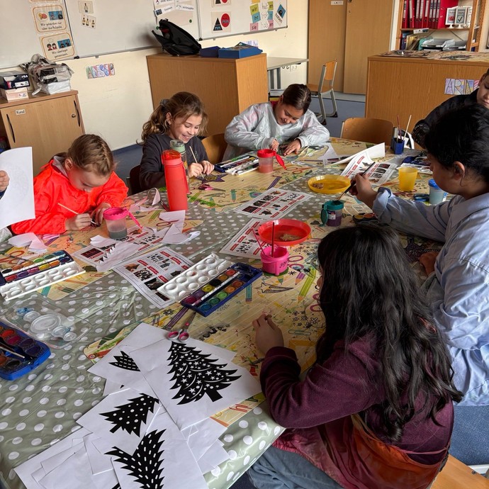 Adventsbasteln 2025 (vergrößerte Bildansicht wird geöffnet)