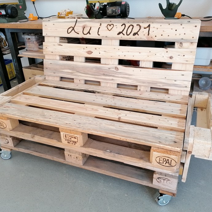 Pallet bench (Enlarged picture view opens)